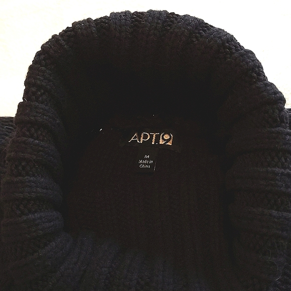 Sequined Sweater - Picture 4 of 9